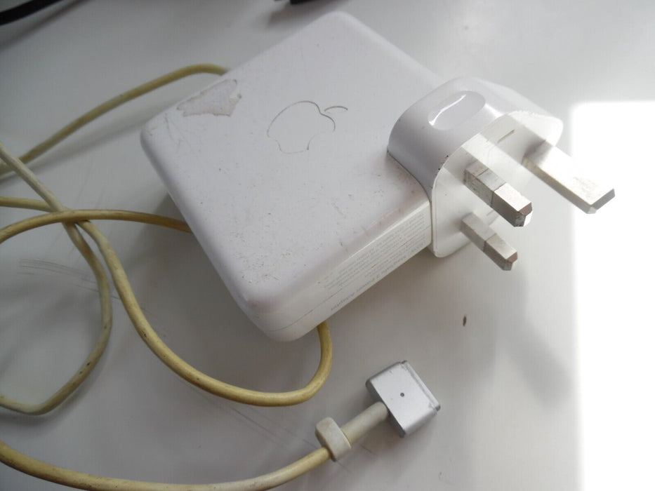 Apple 85W MagSafe 2 Power Adapter A1424