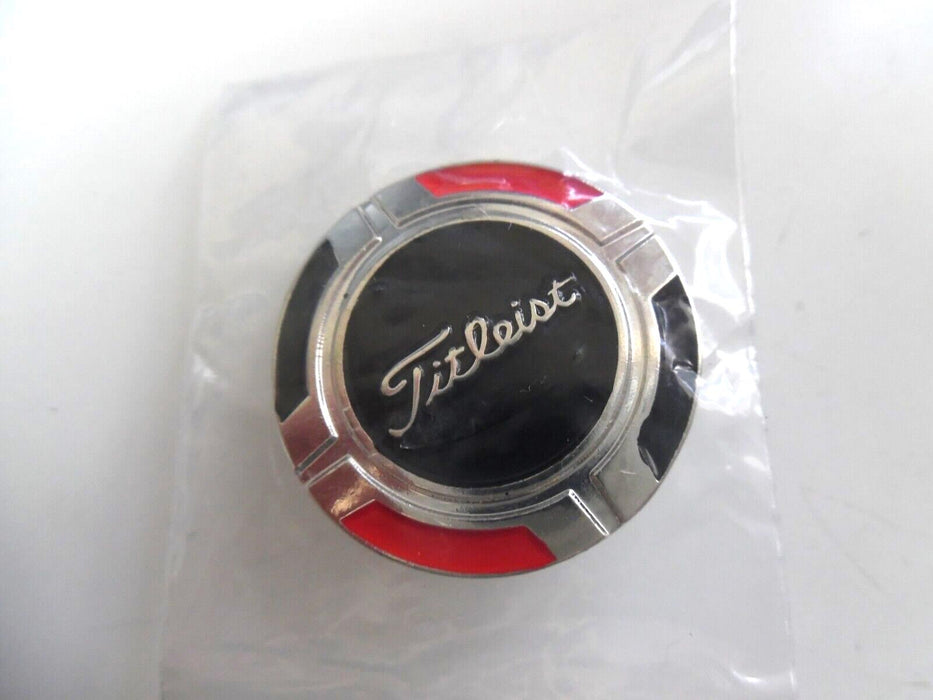 titleist small magnetic clasp badge 3cm dia