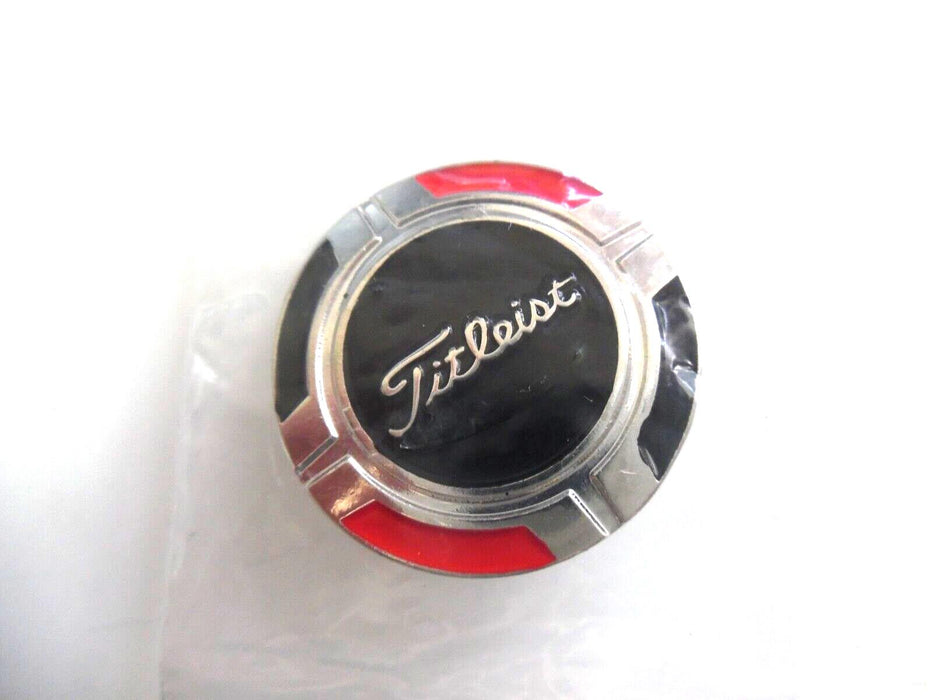 titleist small magnetic clasp badge 3cm dia